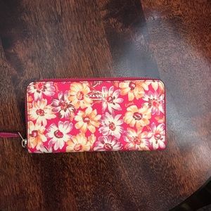 Coach accordion wallet